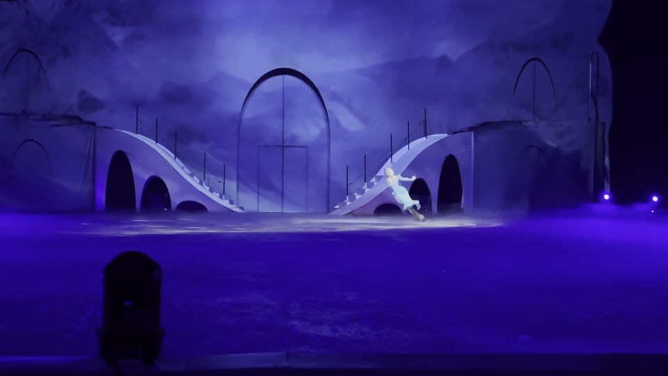 Let It Go! Elsa from Frozen in Disney On Ice; Mickey's Search Party